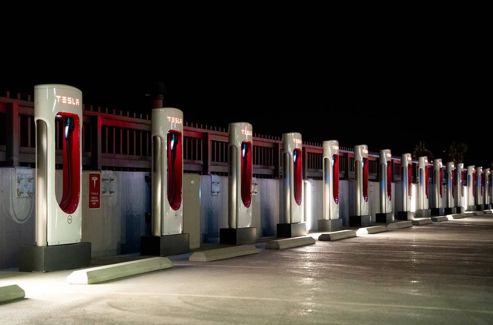 Tesla Power looks to keep its promise of installing 5000 EV Charging Stations across India by 2025