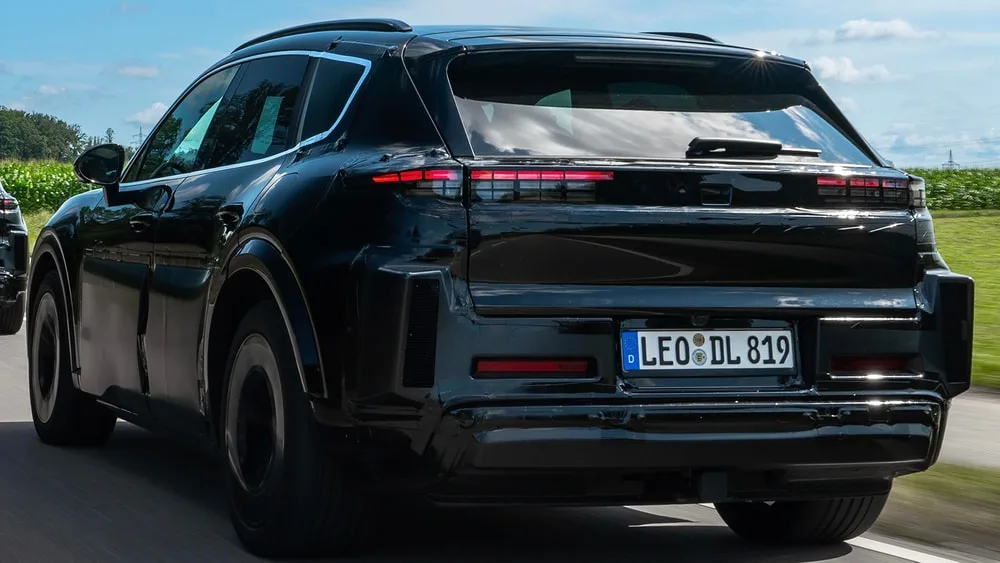 fourth genporschecayenneelectricevsuv11 Porsche Cayenne EV: The Future of Luxury Electric SUVs