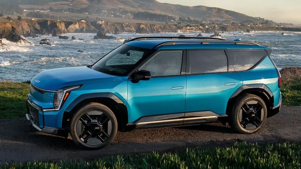 gfhfhjgk Kia Carens EV Spotted: The Future of Electric Vehicles