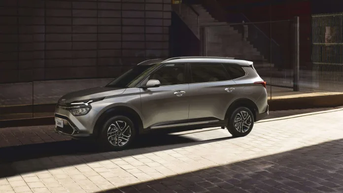 Kia Carens EV, India’s first electric MPV, showcasing a sleek design and spacious interior.