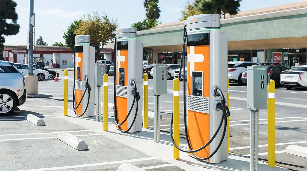 chargepoint Delhi Plans 13,000 EV Charging Stations by 2030