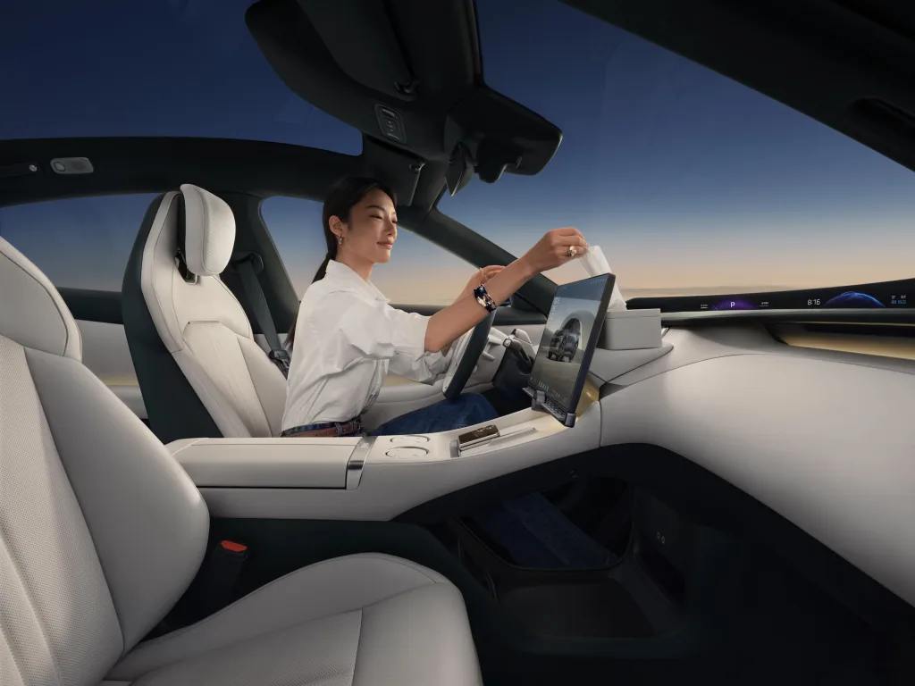 Xiaomi YU7 SUV Launched: China's New Electric Beast Starts at ₹30 Lakh Equivalent Xiaomi yu7 3