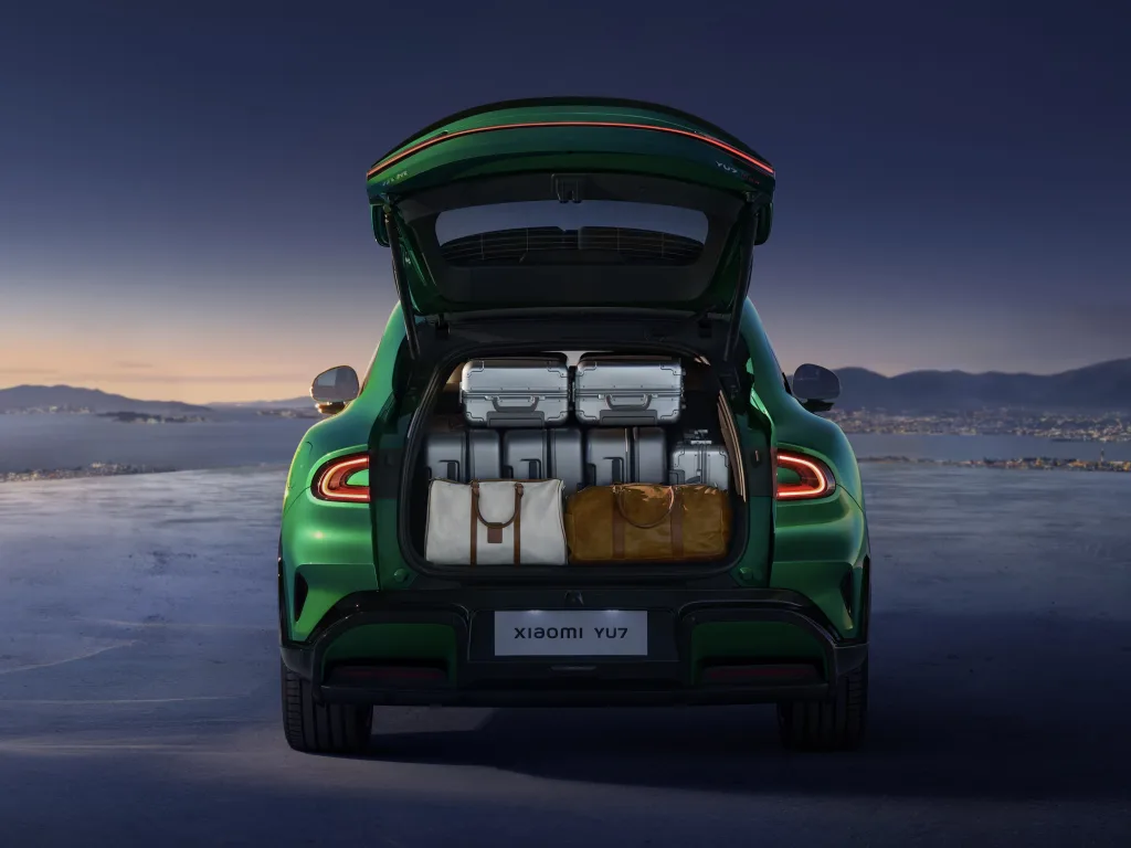 Xiaomi YU7 SUV Launched: China's New Electric Beast Starts at ₹30 Lakh Equivalent Xiaomi yu7 6