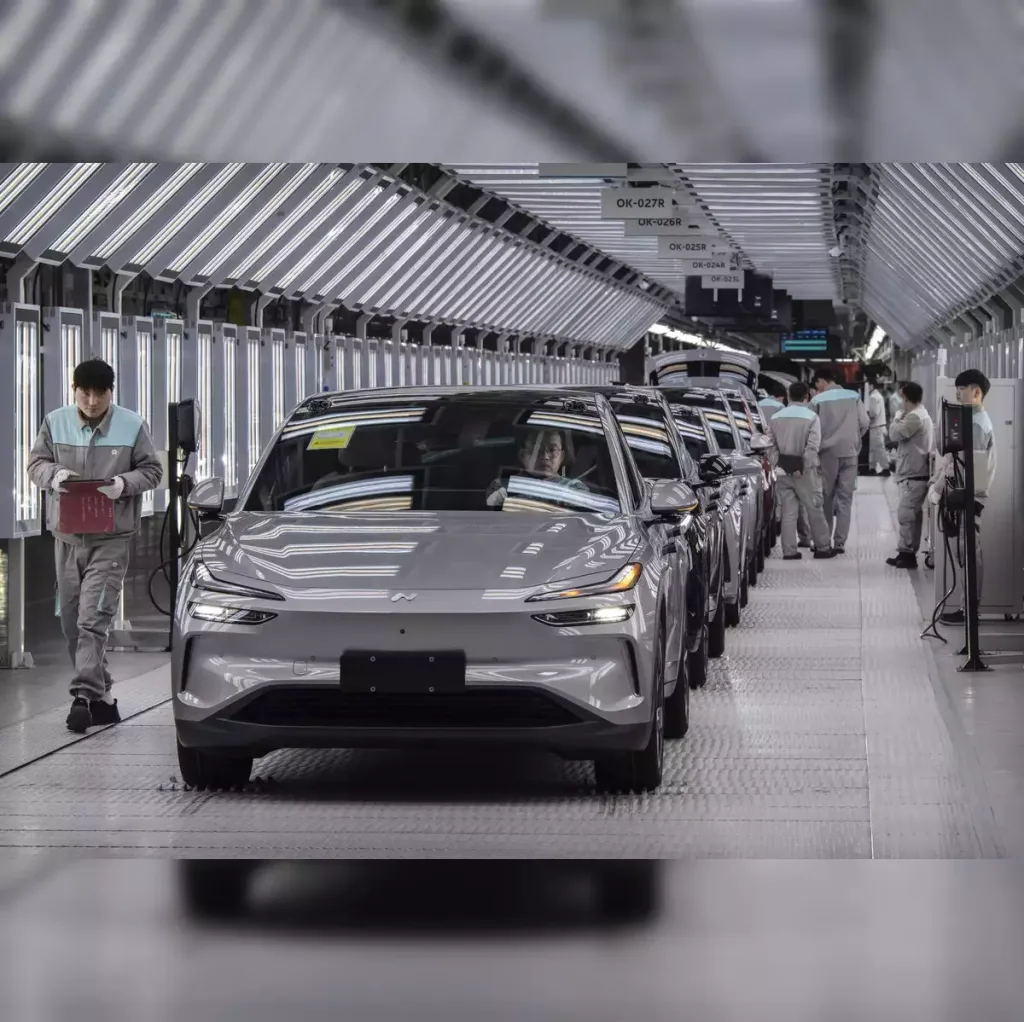 tesla1 Which Automakers Will Lead the World EV Market in 2025-2027?