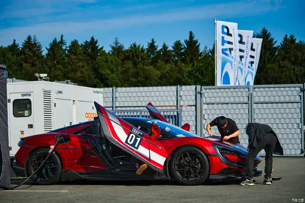 Yangwang U9 Track Edition Shatters EV Speed Records at 472.41 km/h