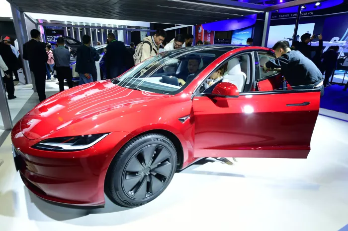 Tesla China Sales Fall 8.4% in July: BYD's Rise Continues Tesla China Sales Fall 8.4% in July: BYD's Rise Continues