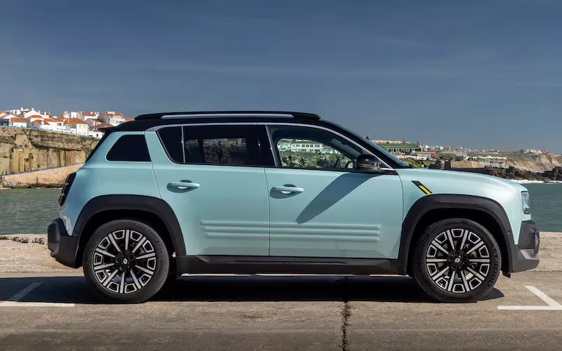 Ford Teams With Renault for Affordable Small EVs Ford Teams With Renault