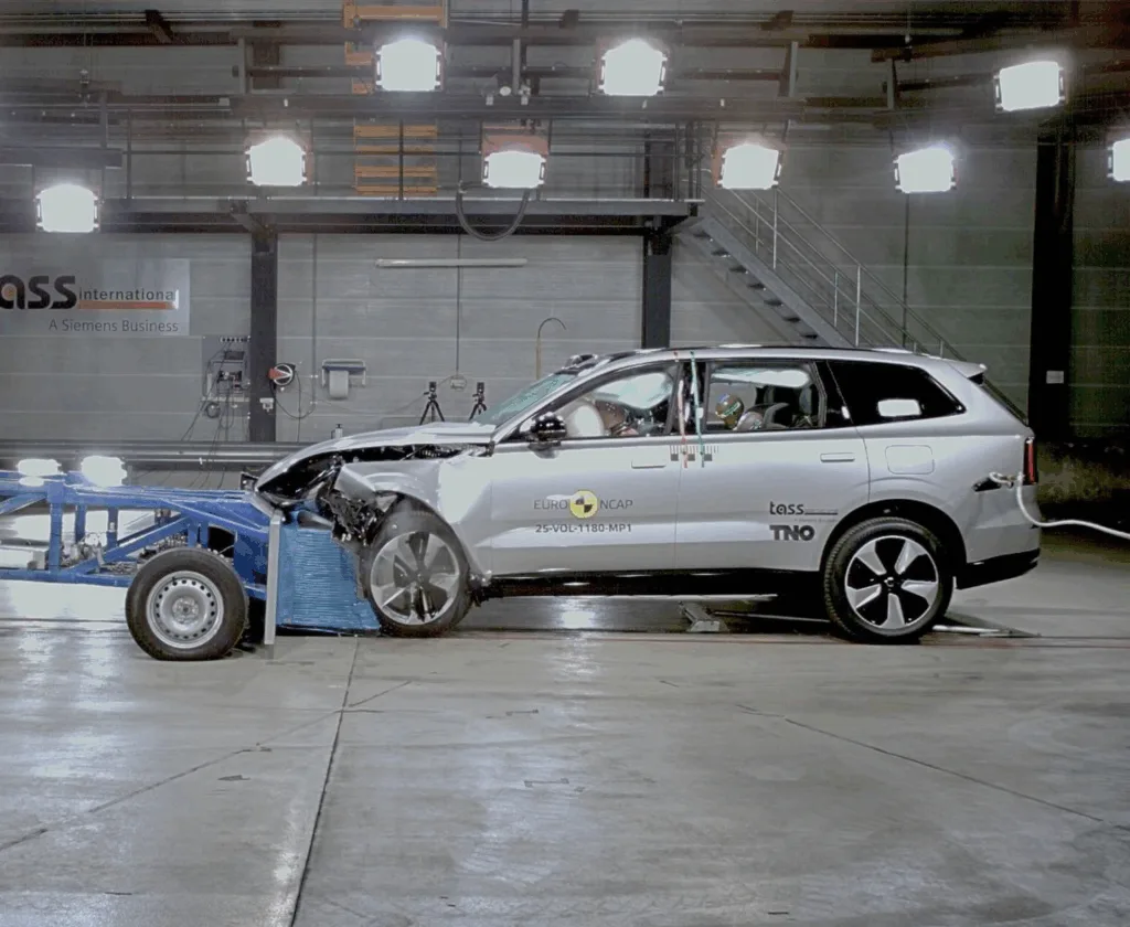 image 15 Volvo EX90 Five Star Safety Rating: Redefining Protection